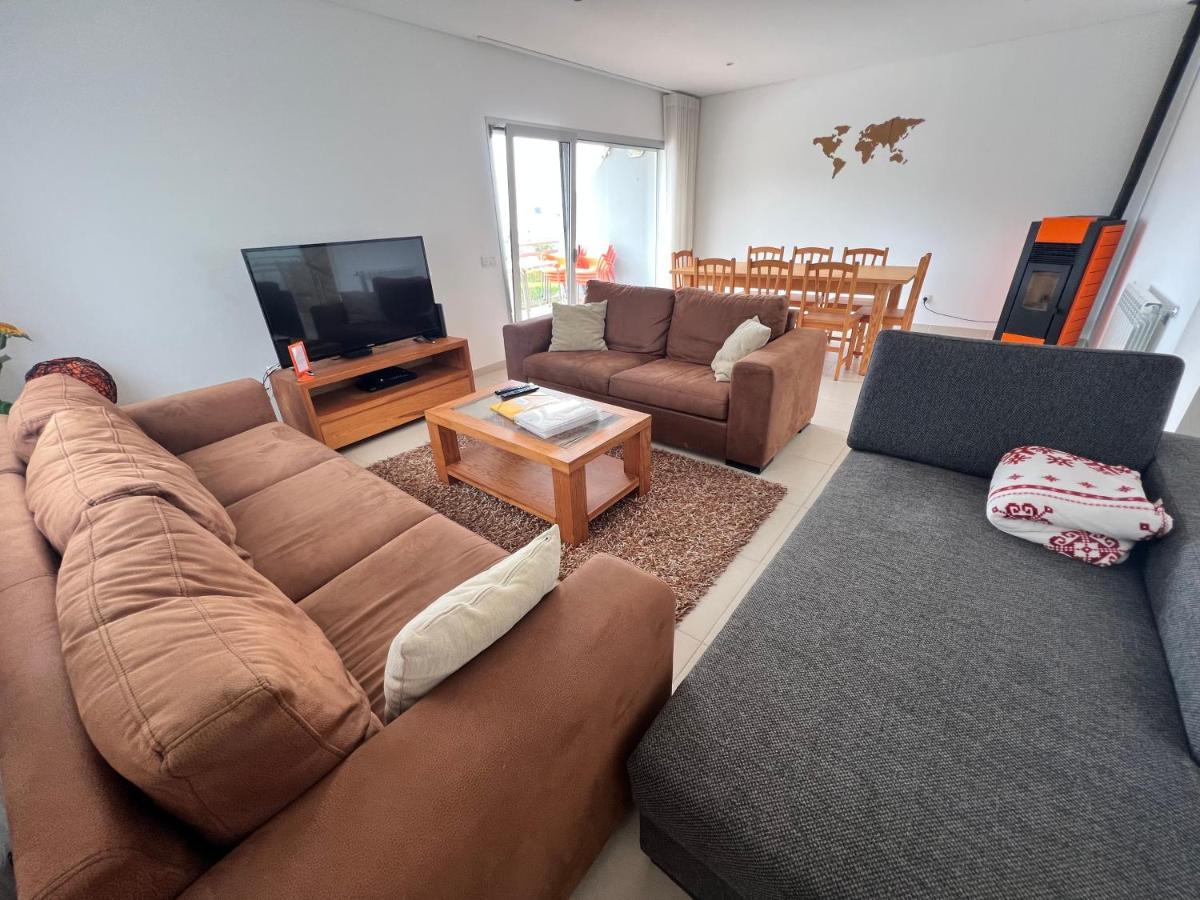 Villa With Views Over The Atlantic Ocean And Swimming Pool Famalicão